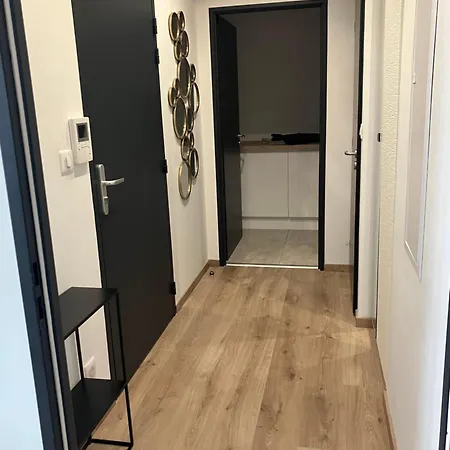De Charme + Parking Centre-ville Apartment
